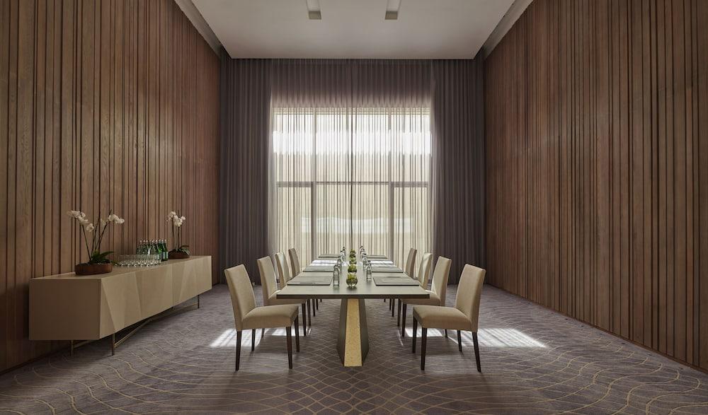 Hyatt Regency Aqaba Ayla Resort Exterior foto A meeting room at the hotel